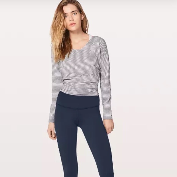 lululemon athletica Pants - Lululemon leggings Women's 10 Navy Blue Skinny Leg Pull On Elastic Waist Mesh